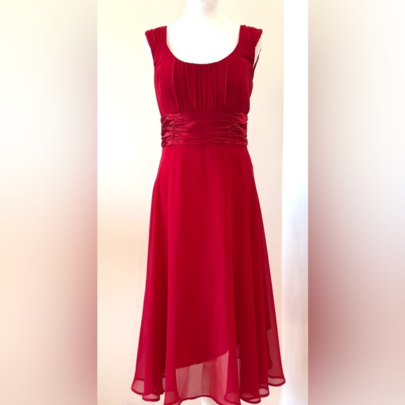 Elegant Red Chiffon Dress - very beautiful ❤️ - Picture 12 of 16